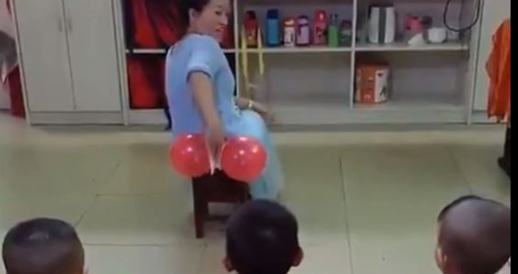 Viral Video Uses Balloons To Teach How To Wipe