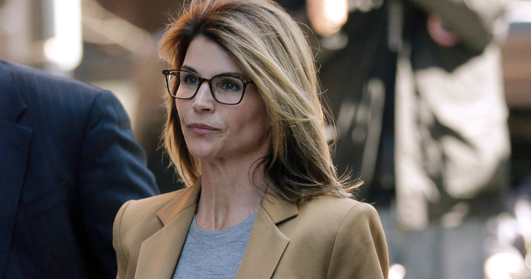 Lori Loughlin Accuses Prosecutors Of Hiding Evidence That Could Help