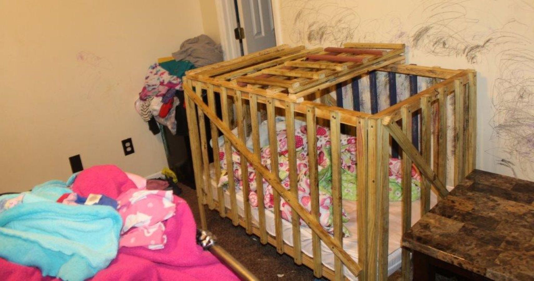 Alabama Family Accused Of Locking Children In Cages