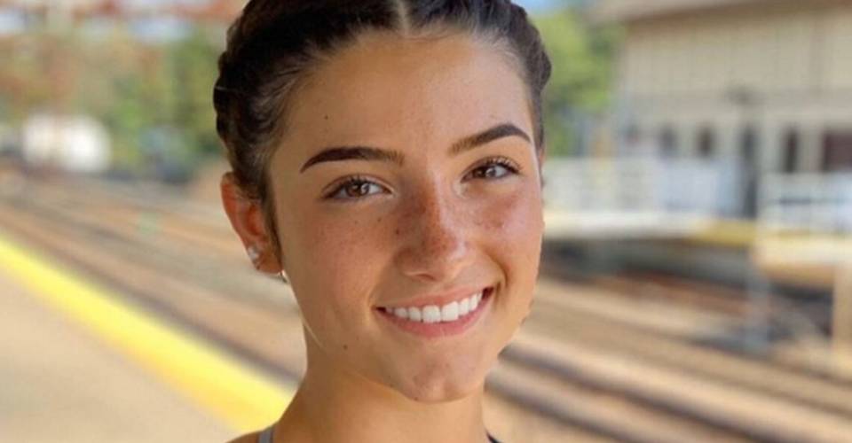 Charli D Amelio Accidentally Deleted Her Instagram Account But Then Reinstated It Best black friday laptop deals to shop in 2020. charli d amelio accidentally deleted