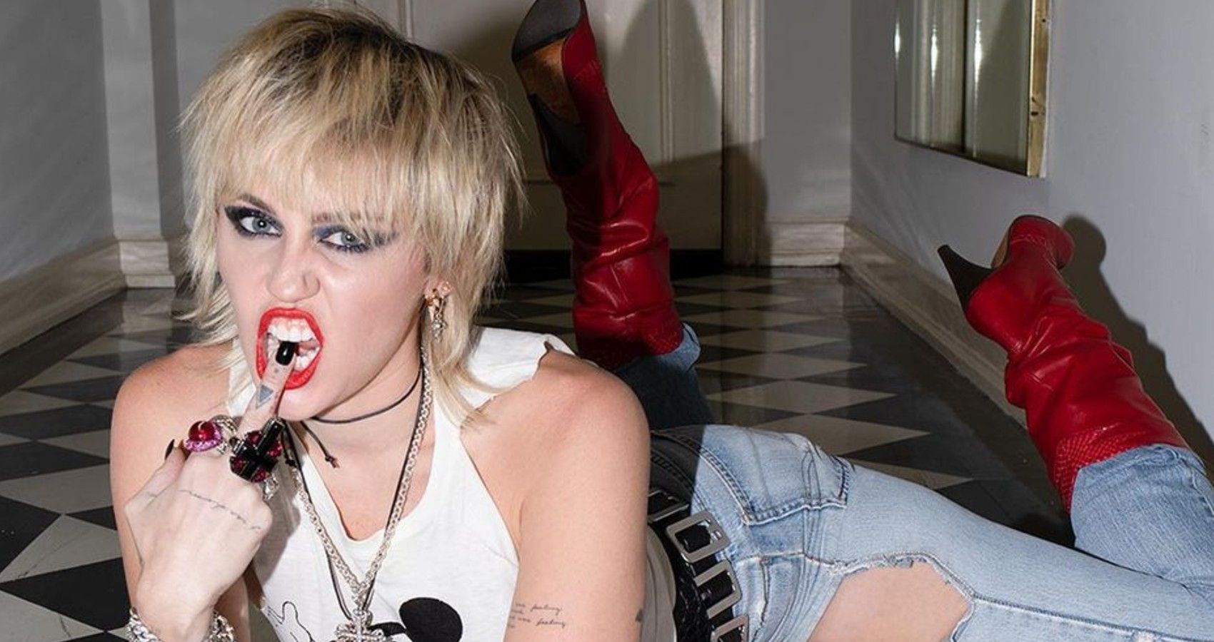 Miley Cyrus Shared Mom Dad Reaction To Leaked Private Photos
