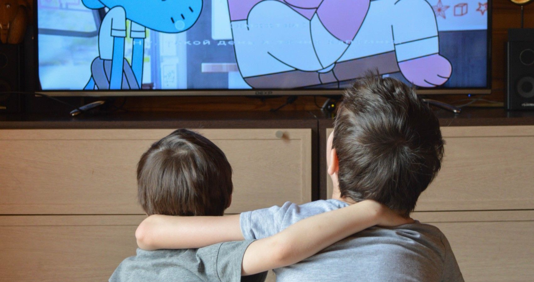 Watching TV With Your Children Could Help Their Cognitive Development