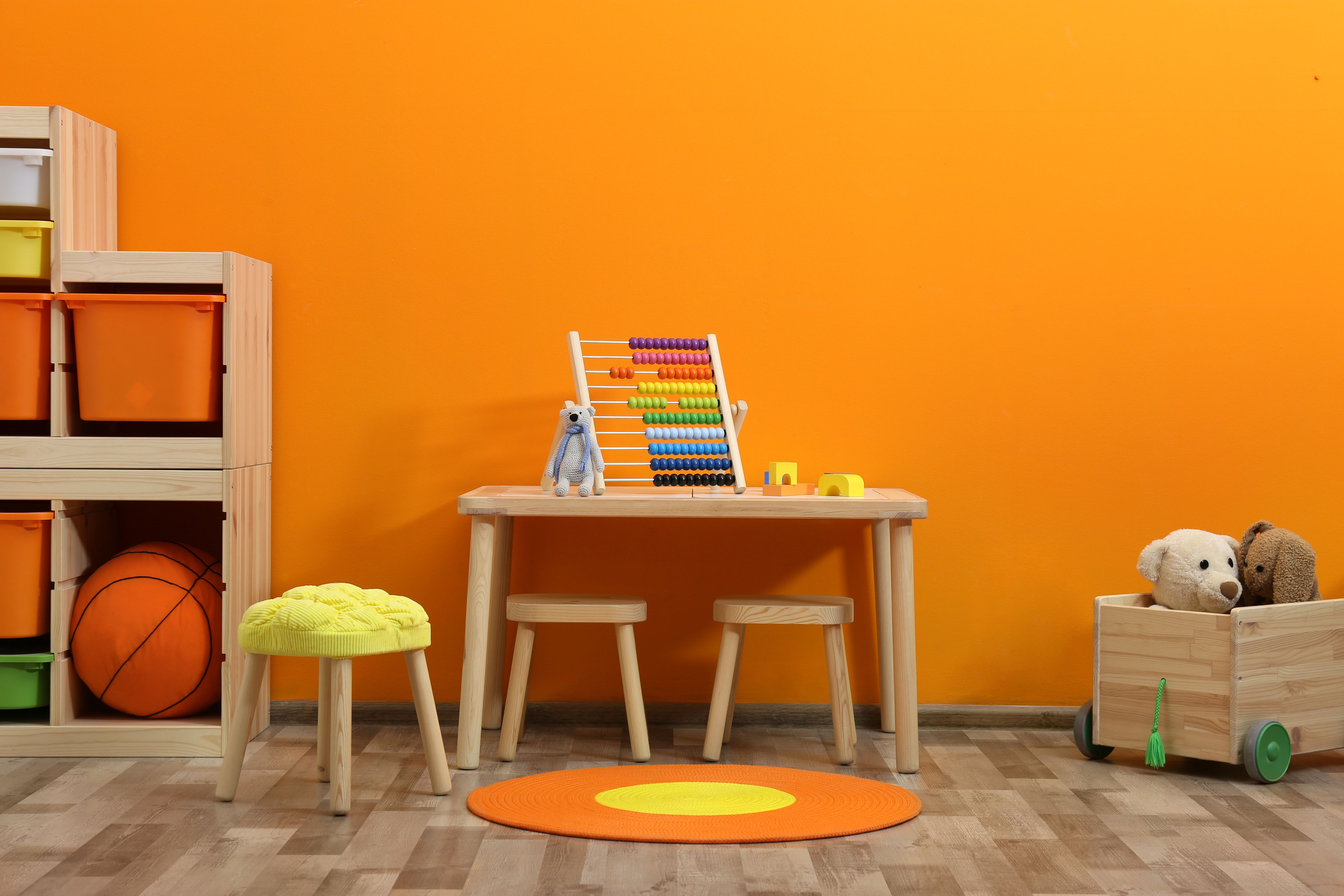 child's orange room